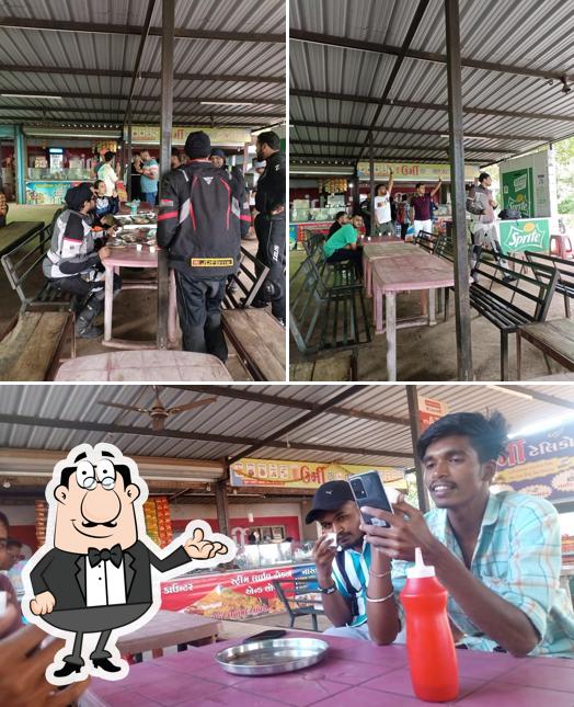 Check out how Urmi tea stall & nasta house(umeshbhai) looks inside