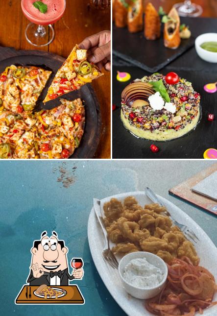 Try out pizza at Vibe Goa