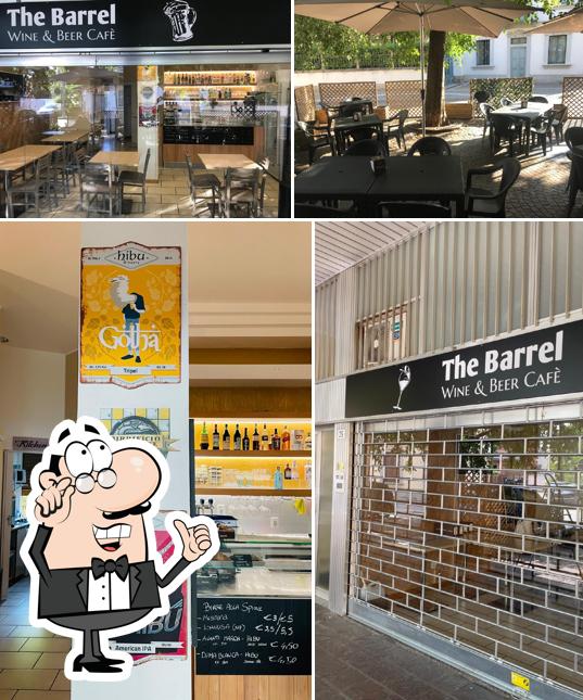 Gli interni di The Barrel - wine & beer cafè