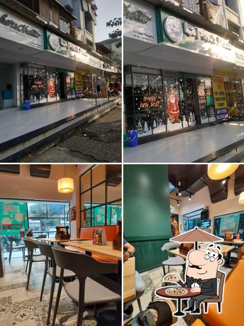 The exterior of La Pino'z Pizza Vashi