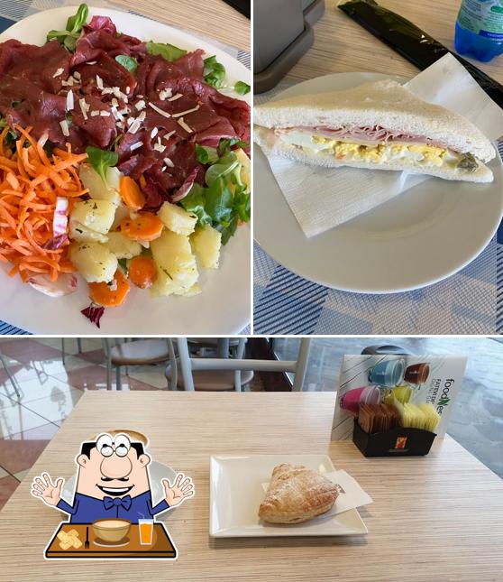 Running Bar si caratterizza per la cibo e interni