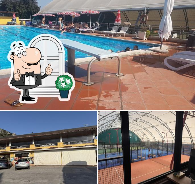 Curiosa tra l'area esterna di La Conchiglia