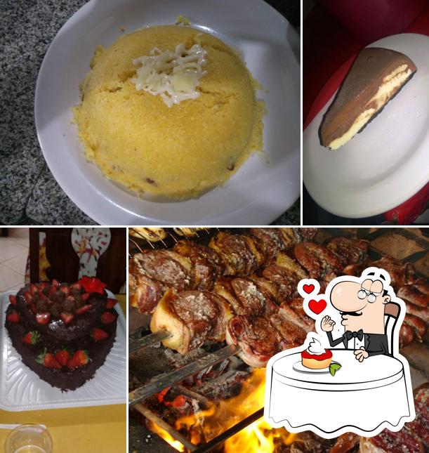 Churrascaria & Pizzaria Acauã provê uma escolha de pratos doces