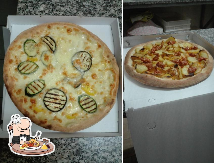 Prenditi una pizza a PIZZERIA "PIZZA STAR"