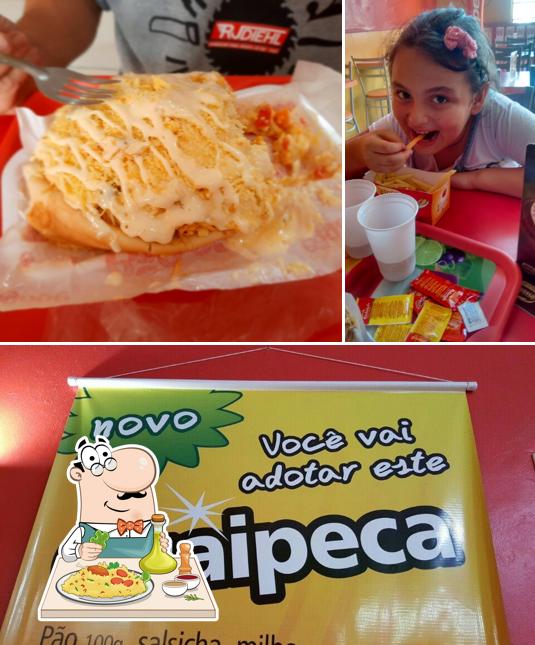 Comida em Cachorro Do Bigode (sertório)