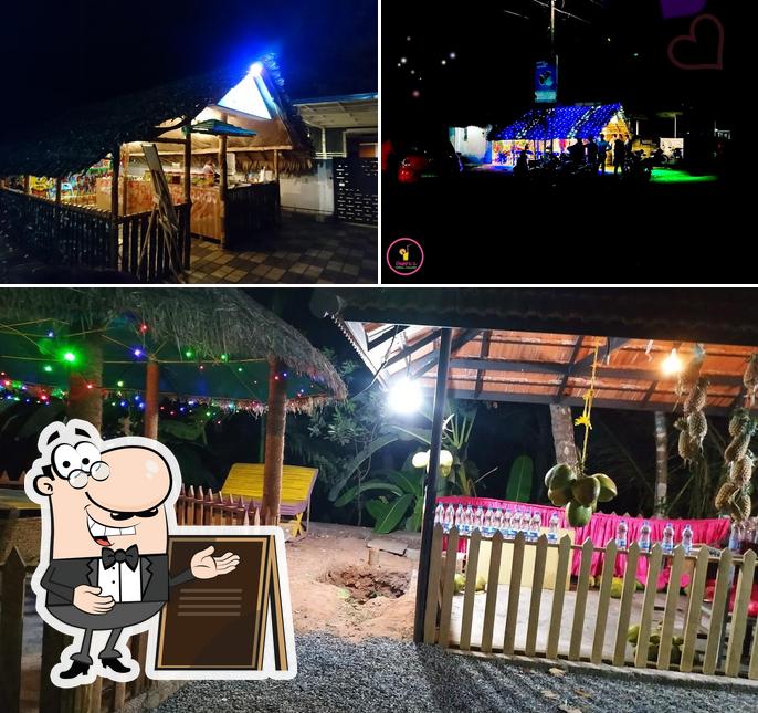 Chunkzz • SIP • FOODZ! is distinguished by exterior and food