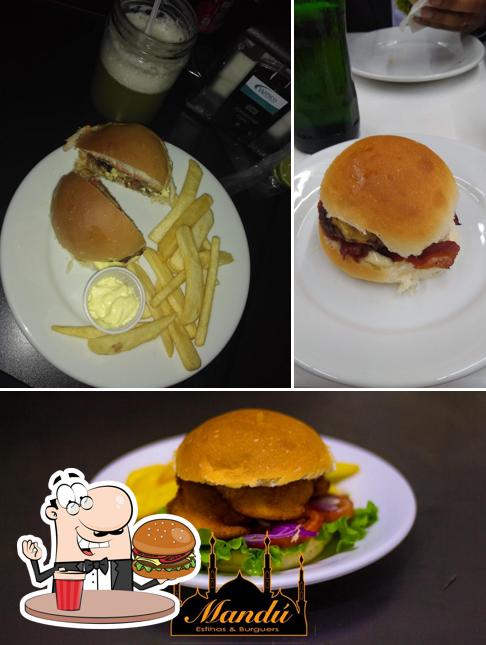 Peça um hambúrguer no Mandú Esfihas & Burguers
