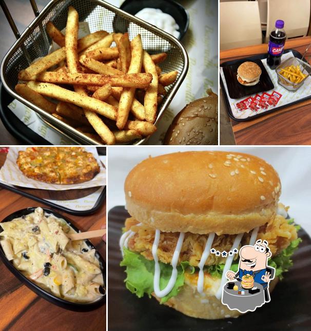 Pulled pork sandwich at BURGERVILLE