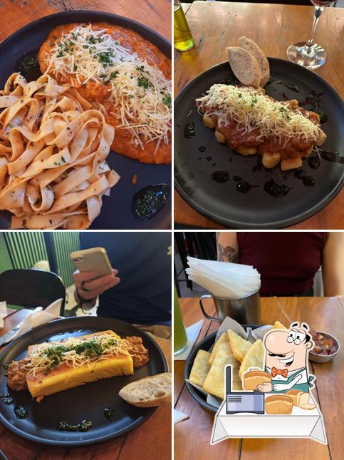 Pão-com-alho em Restaurante Ragu