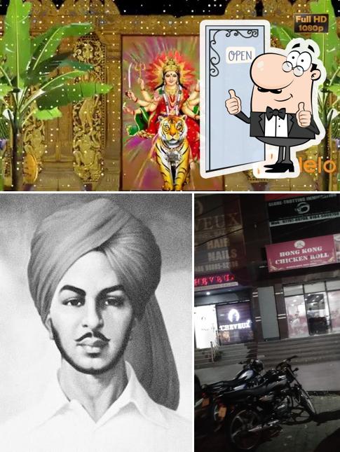 Here's a picture of Hong Kong Chicken Roll