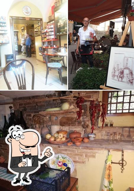 Siediti a un tavolo di Bar Fil Di De Laurentiis Emidio Patrizio & C. Snc