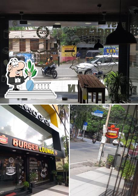 The exterior of Burger Lounge