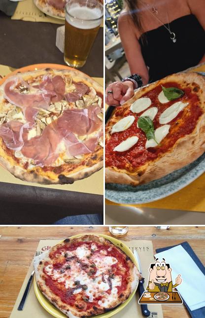 Ordina tra le molte varianti di pizza