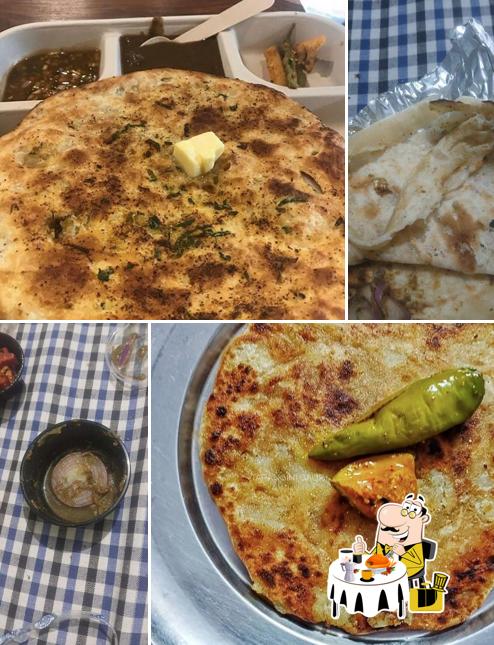 Food at Kulcha Lal Parantha Das