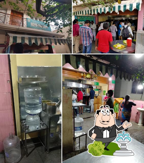 Check out how Sri Kandha Vilas Dosa Camp looks outside