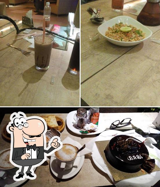 Check out how Caafe 360 Degree Kankurgachi looks inside