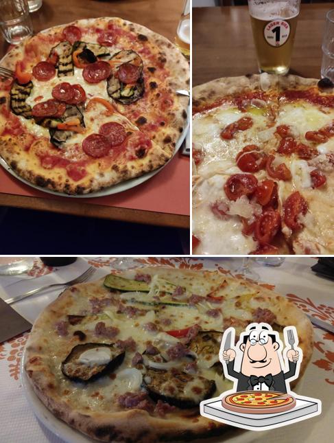 Scegli tra le molte varianti di pizza