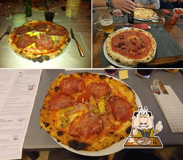 A Pizzeria Ristorante L'Antica Abbazia, puoi ordinare una bella pizza
