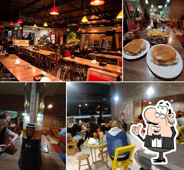 O interior do Camarote Lancheria