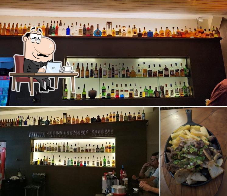 Dê uma olhada a foto ilustrando interior e balcão de bar a Bar Madalena