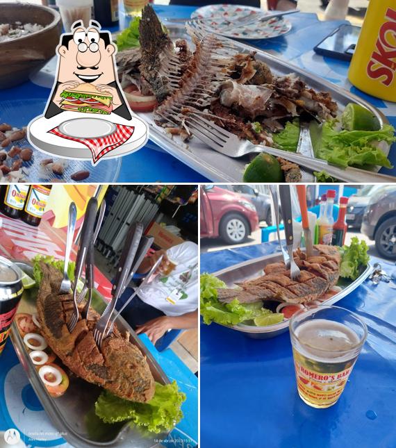 Clube sanduíches em Romero's Bar Porções & Bebidas