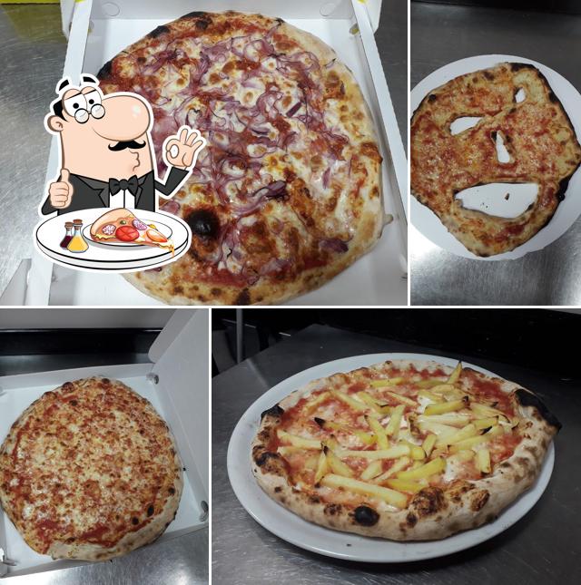 A Peperoncino, puoi provare una bella pizza