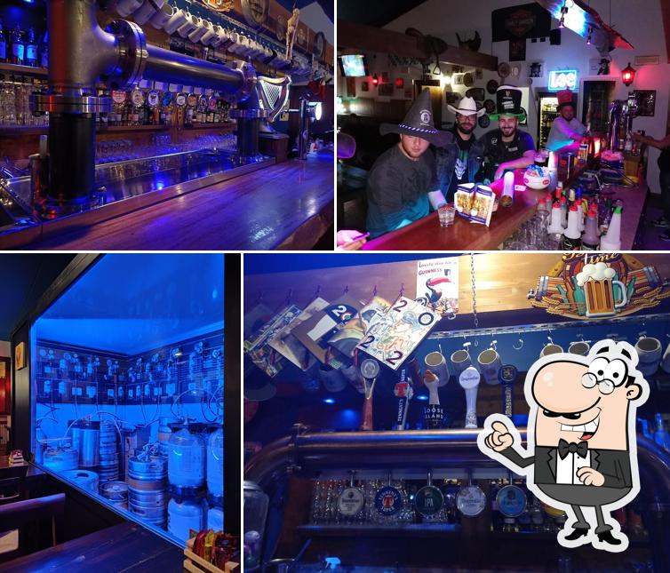 Gli interni di Wild Eagle Saloon