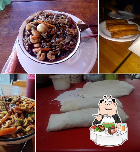 Sopa quente e azeda picante chinesa em Parada Oriental