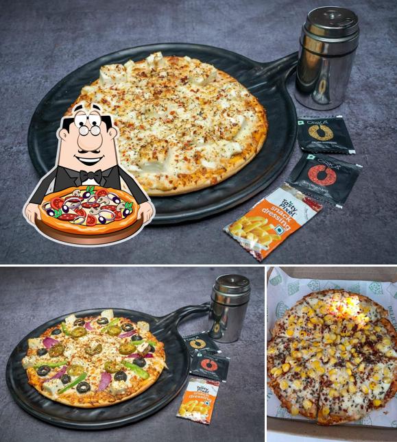 Order pizza at Chai Sutta Bar