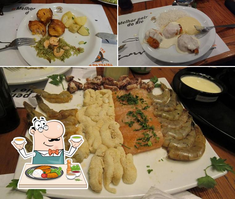 Comida em Restaurante Toca da Traíra