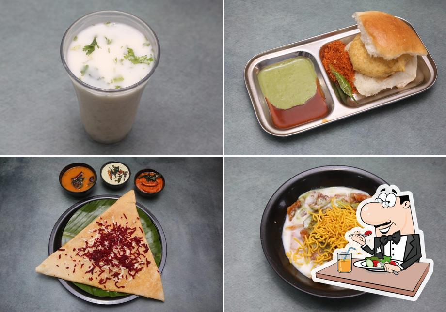 Food at Mumbaicha Chaiwala