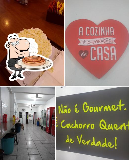 See this picture of Hot Dog do Papito