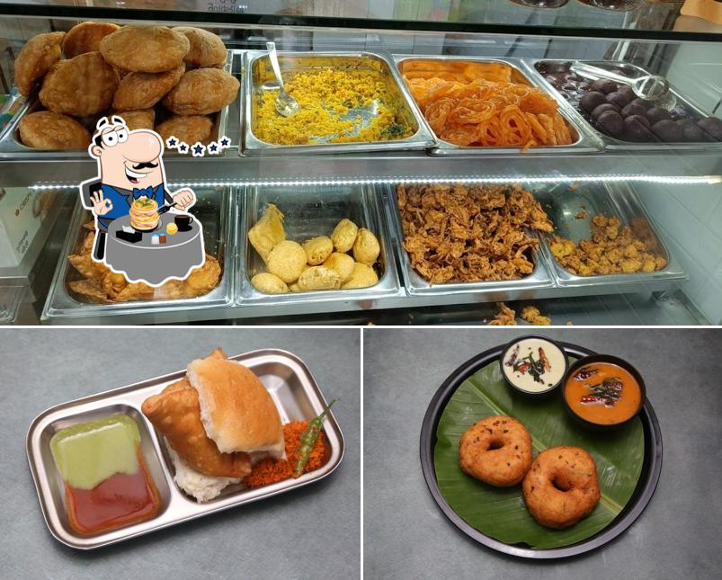 Food at Mumbaicha Chaiwala