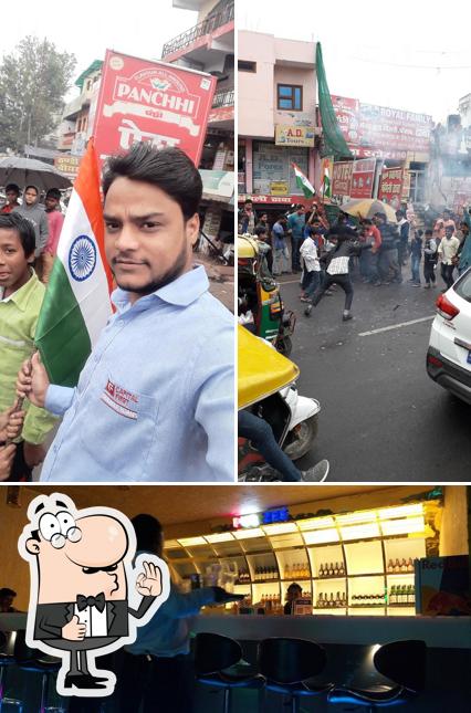 Here's a photo of Pub Zee bar and lounge