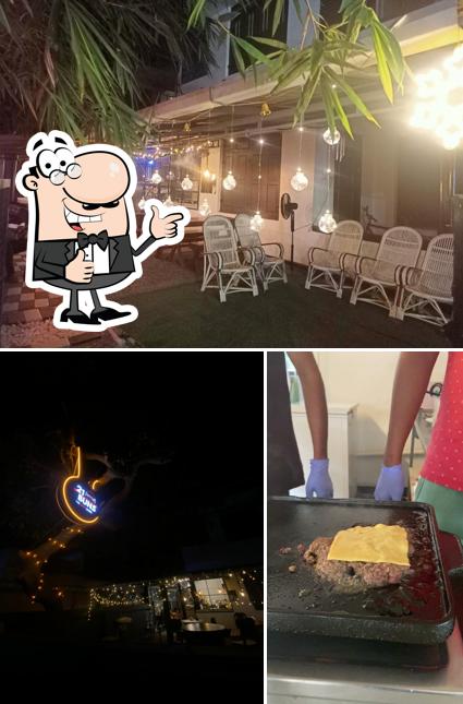 Look at the photo of 21 Buns