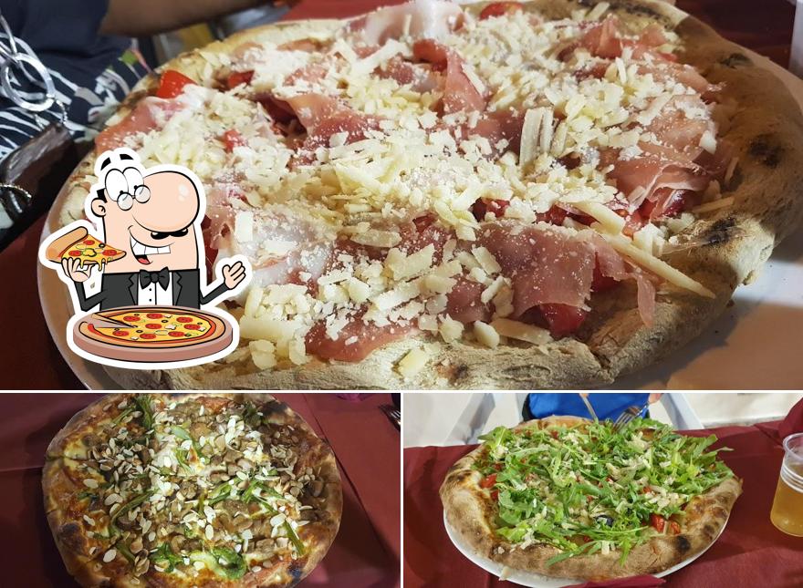 Scegli una pizza a Pizzeria La Fontana
