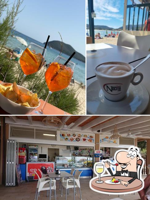 Bar La Vela si caratterizza per la cibo e interni