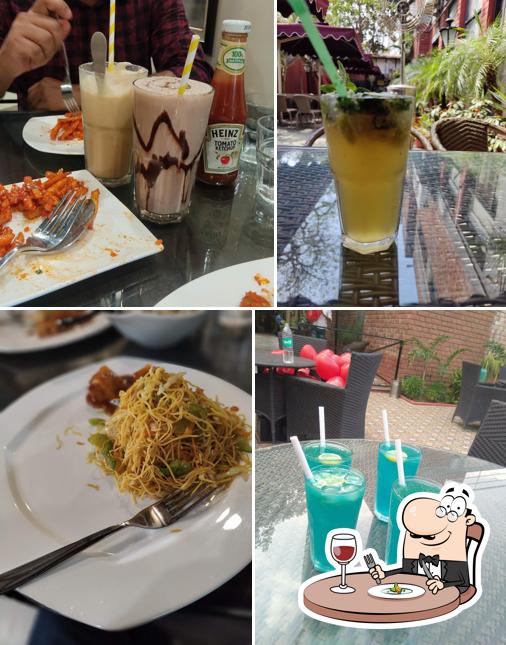 Food at Lounge Before Wicket