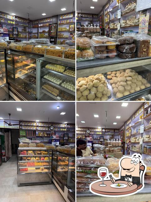 Food at Venkateswara Bakery & Sweets, Moolapalayam