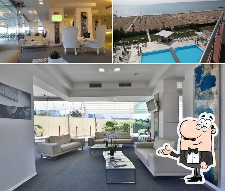 Tra le diverse cose da Hotel Adriatic Palace si possono trovare la interni e esterno