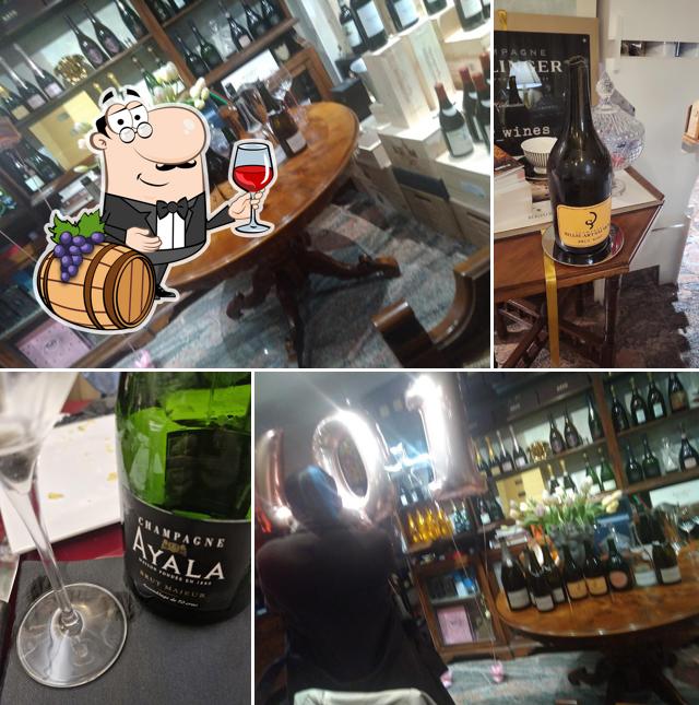 Degusta un bicchiere di vino a AT_wines