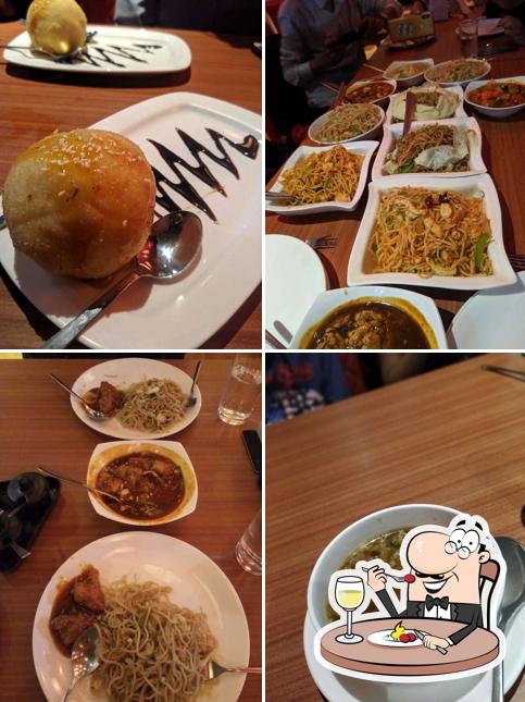 Food at Noodle Oodle