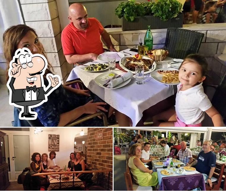 Siediti a un tavolo di Restaurant Riva