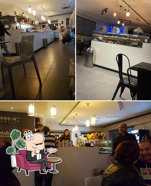 Siediti a un tavolo di Bar Twister