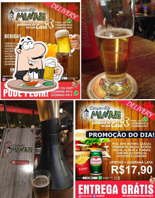 Desfute uma tulipa de cerveja leve ou escura