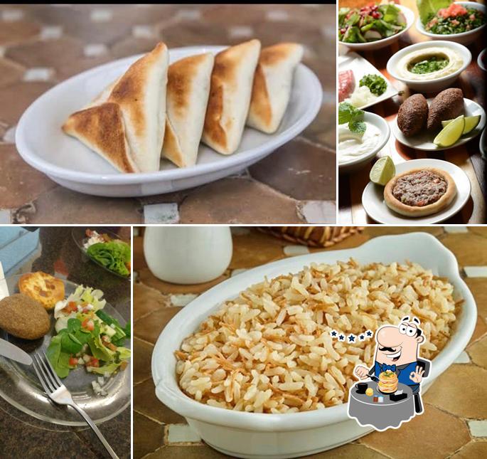 Comida em Restaurante Sírio Libanês