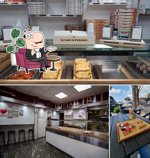 Gli interni di Real Pizza