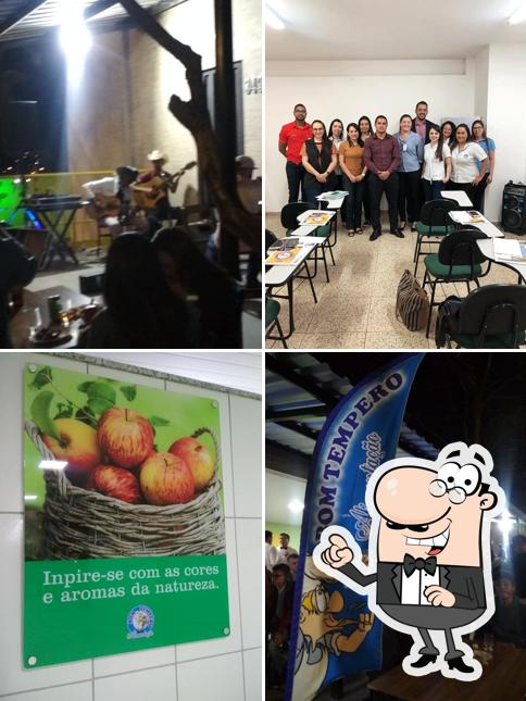 Sente em uma das mesas no Restaurante Bom Tempero