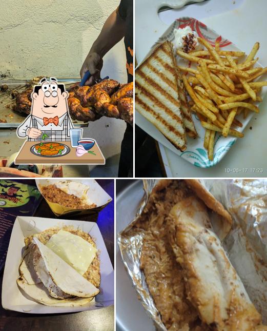 Chicken wings at De Halloween Club