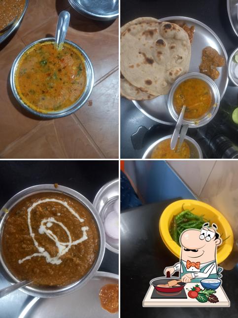 Chicken curry at Sharma Bhojnalaya